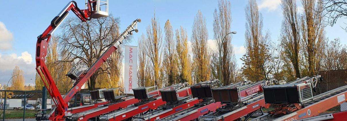 Standort mit einer Arbeitsbühne, Schrägaufzug und Möbelliften von MAC Handel & Vermietung in Berlin